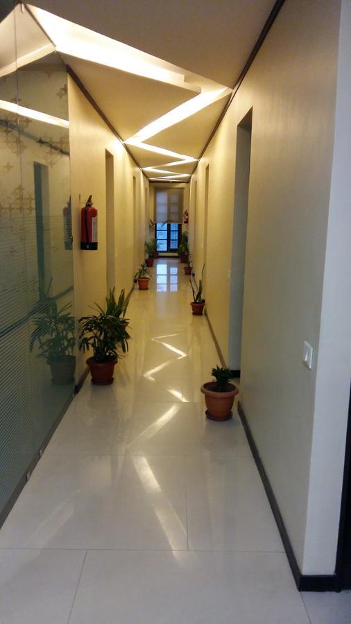 Wind Cross Hotel Kalka Bagian luar foto